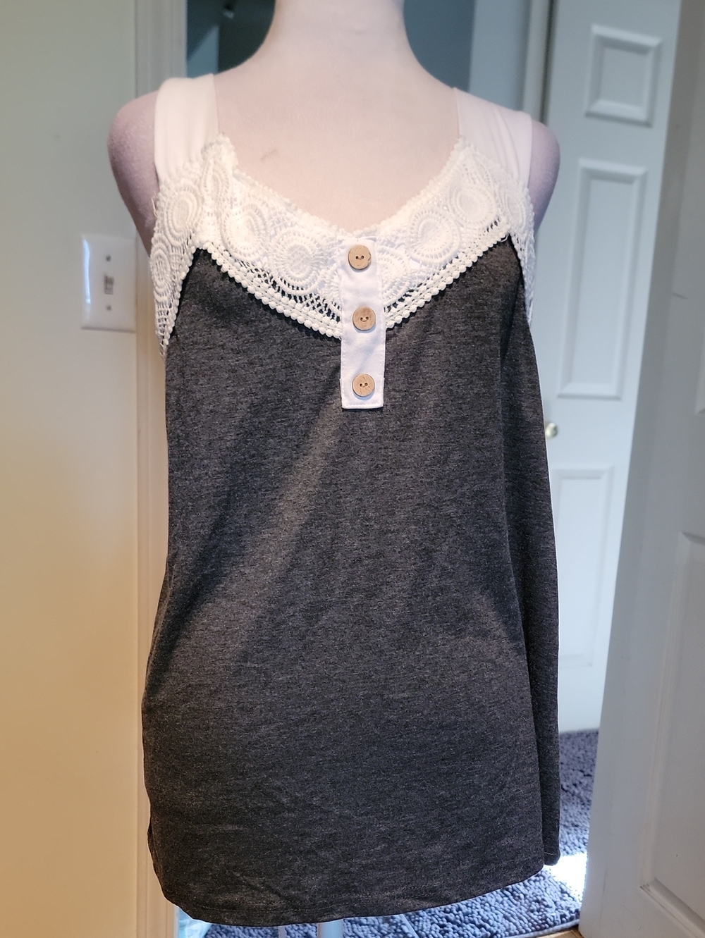 Unk Lace-Trim Camisole - Gray & White